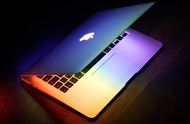 Top 4 Sustainable Lifestyle & Fashion Tech Podcasts To Know